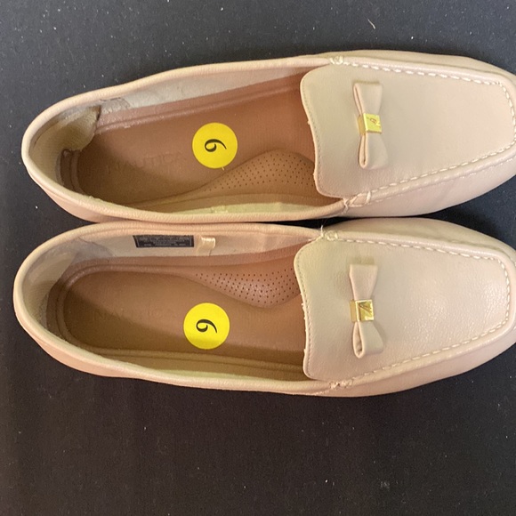 Nautica Woman’s slip on loafer - Picture 2 of 3